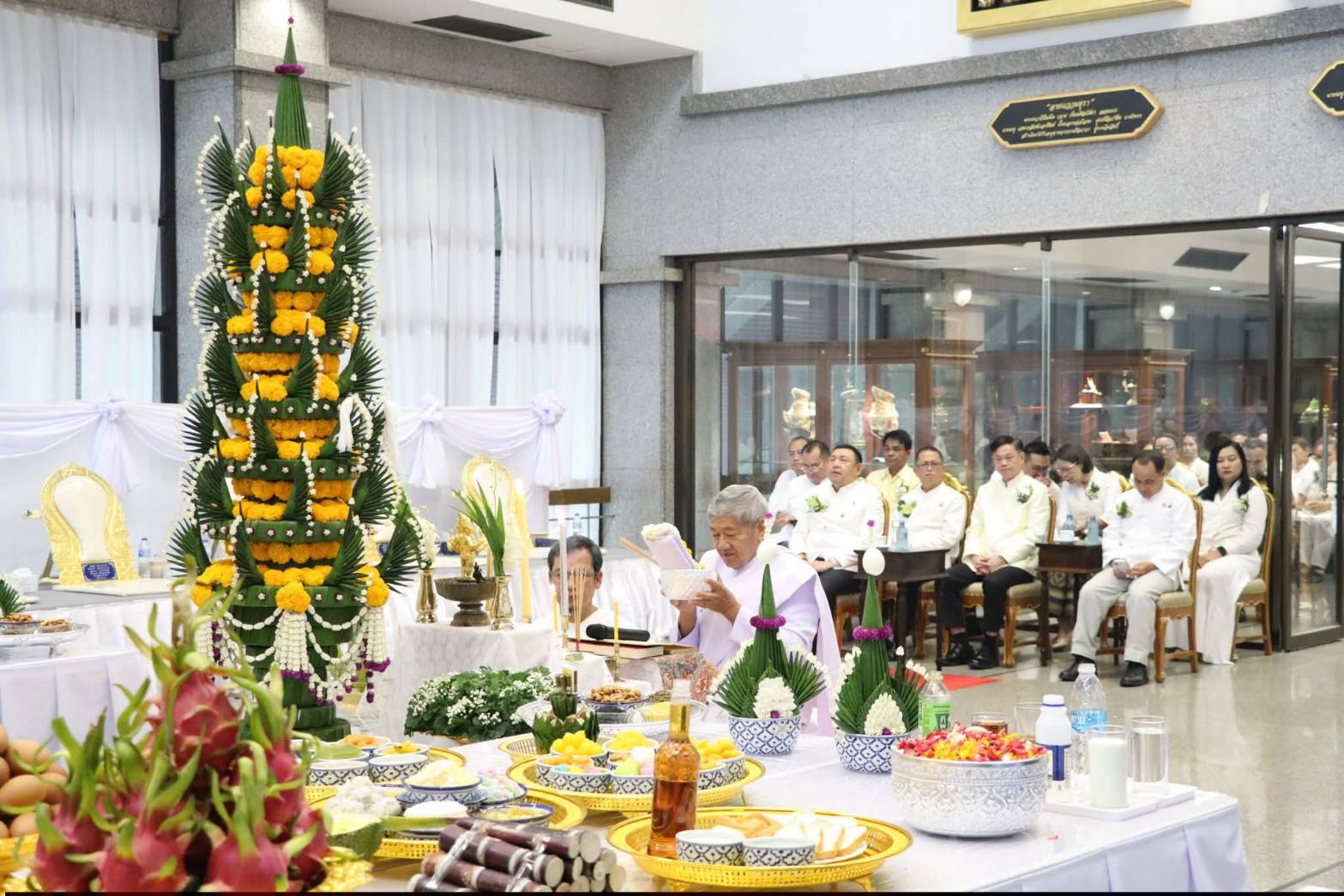 title - ศูนย์ส่งเสริมและพัฒนาอาชีพเสริมนอกภาคการเกษตร โดย สำนักงานการปฏิรูปที่ดินเพื่อเกษตรกรรม จัดโครงการพัฒนาบุคลากรเพื่อเพิ่มประสิทธิภาพการดำเนินงานด้านศิลปหัตถกรรม กิจกรรมไหว้ครูช่าง ณ ชั้น 2 อาคารพระมิ่งขวัญ ศูนย์ส่งเสริมและพัฒนาอาชีพเสริมนอกภาคการเกษตร (ศูนย์ศิลปาชีพบางไทรฯ (เดิม))